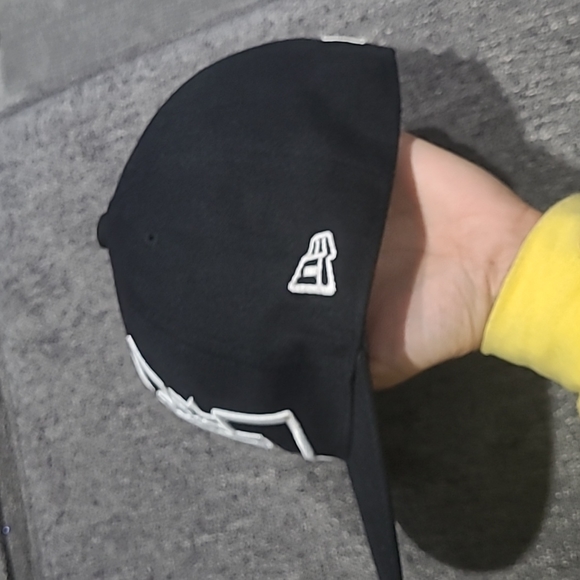 DC hat - Picture 3 of 4